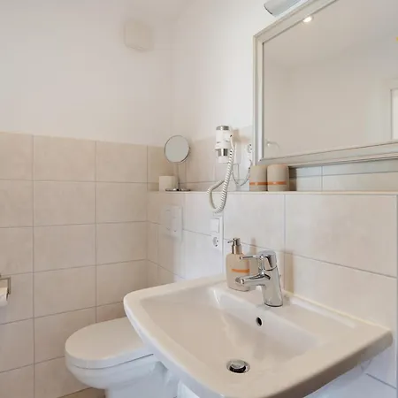 Pensión Christophorus 3*